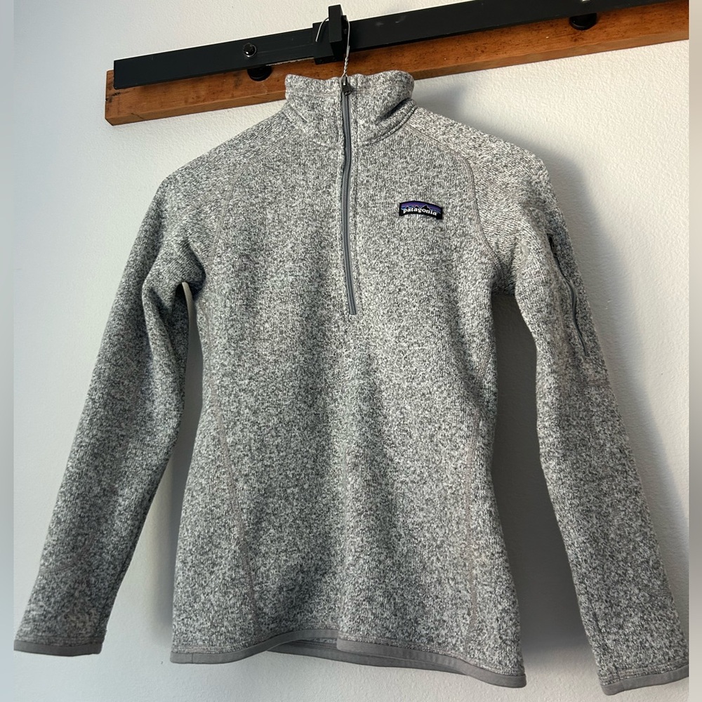 Gray Patagonia 1/4 zip - XS